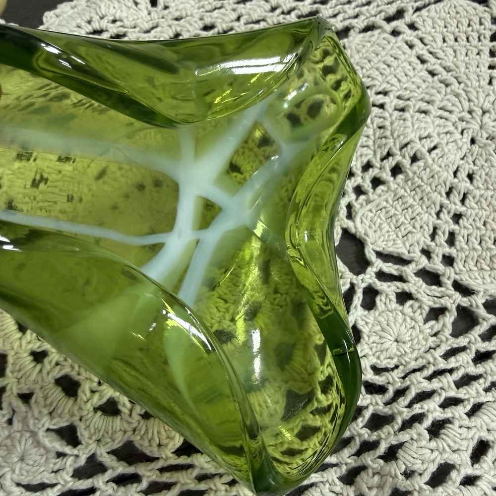 Vintage Green Glass Ashtray with White Swirls Mid Century Retro Trinket Dish - Picture 4 of 9